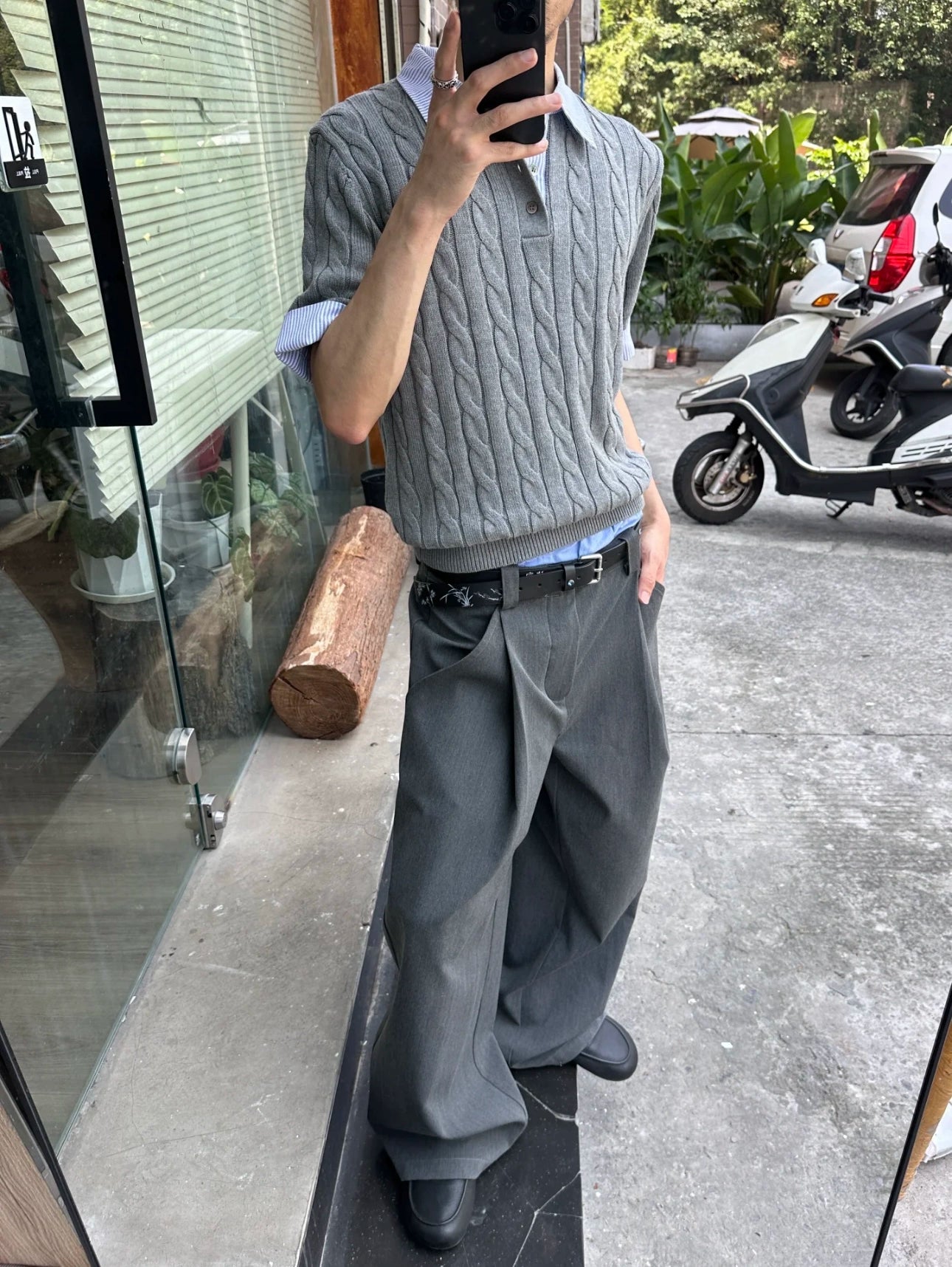 Men’s Modern Wide-Leg Pleated Trousers with Belt Detail – Charcoal Gray for Men & Women