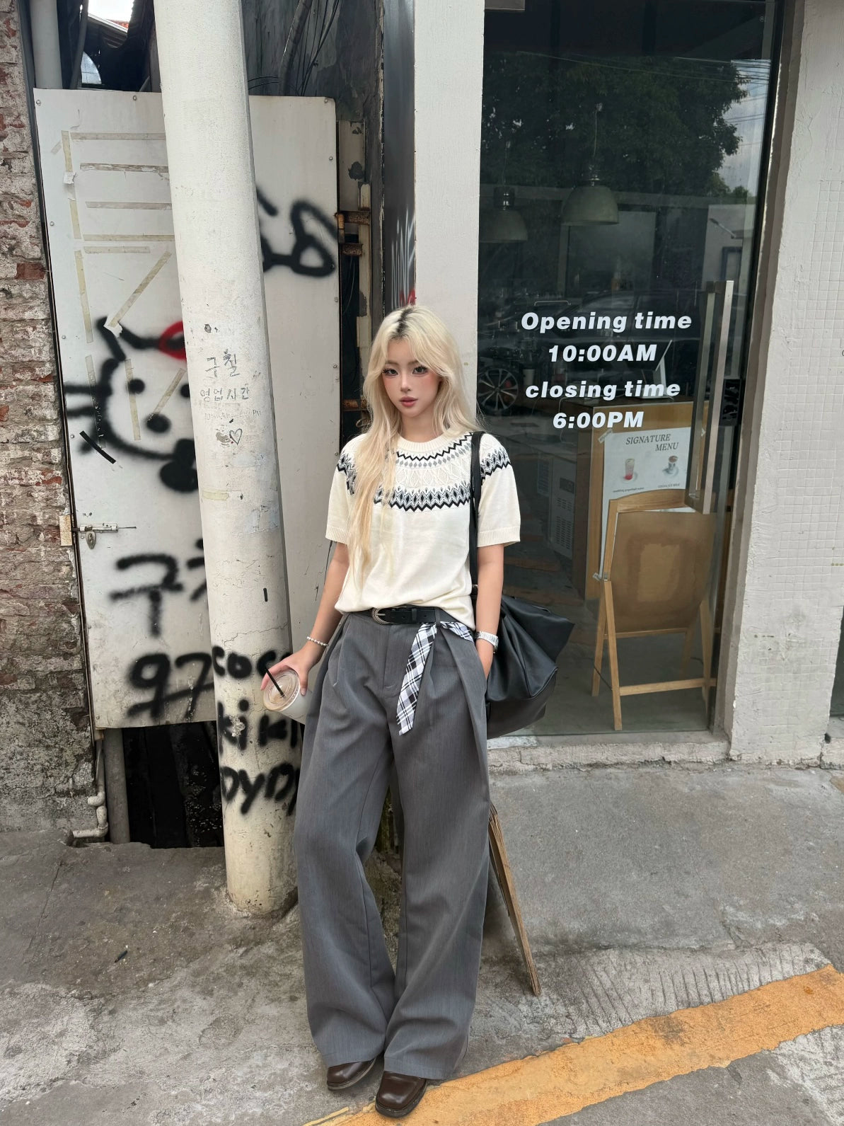Men’s Modern Wide-Leg Pleated Trousers with Belt Detail – Charcoal Gray for Men & Women