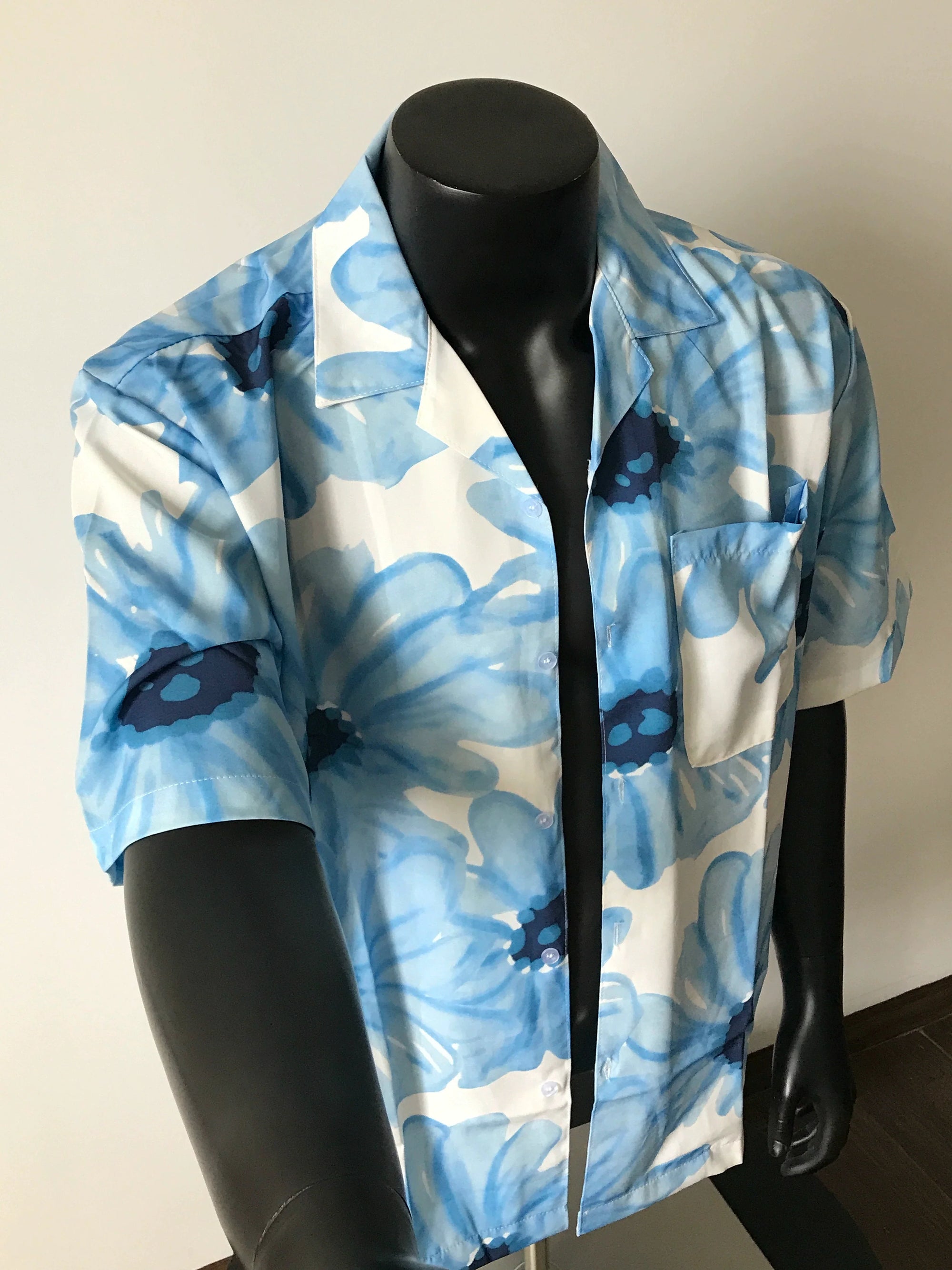 Tropical Casual Style Blue Flowered with Daisy Print Short-Sleeved Shirt for Men & Women Oversize Breathable Shirt