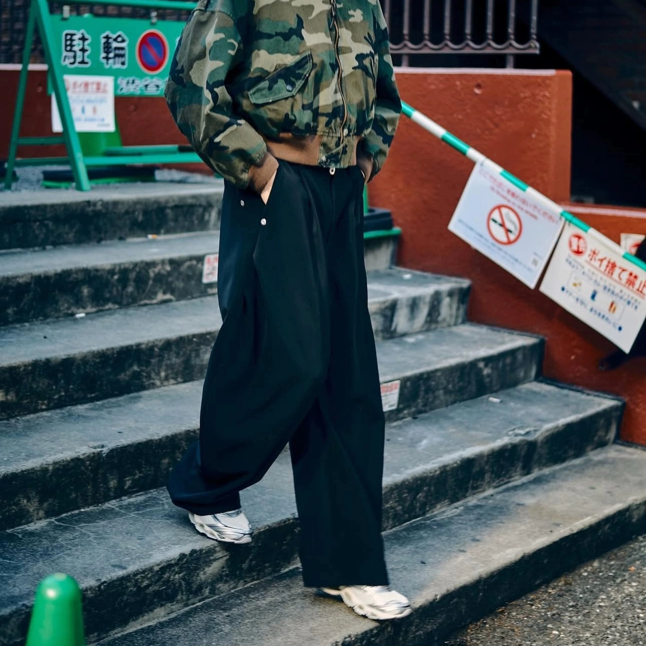 Conz25 new solid color loose style natural drape scimitar pants for men and women casual commuting daily pants