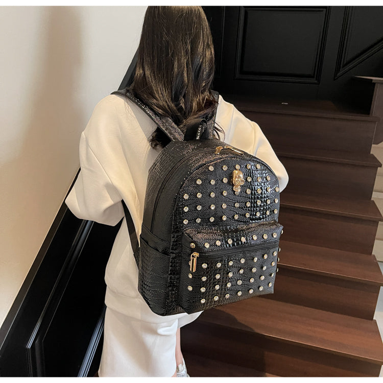 Diamond-Encrusted Crocodile Pattern Backpack for men & women 🎒