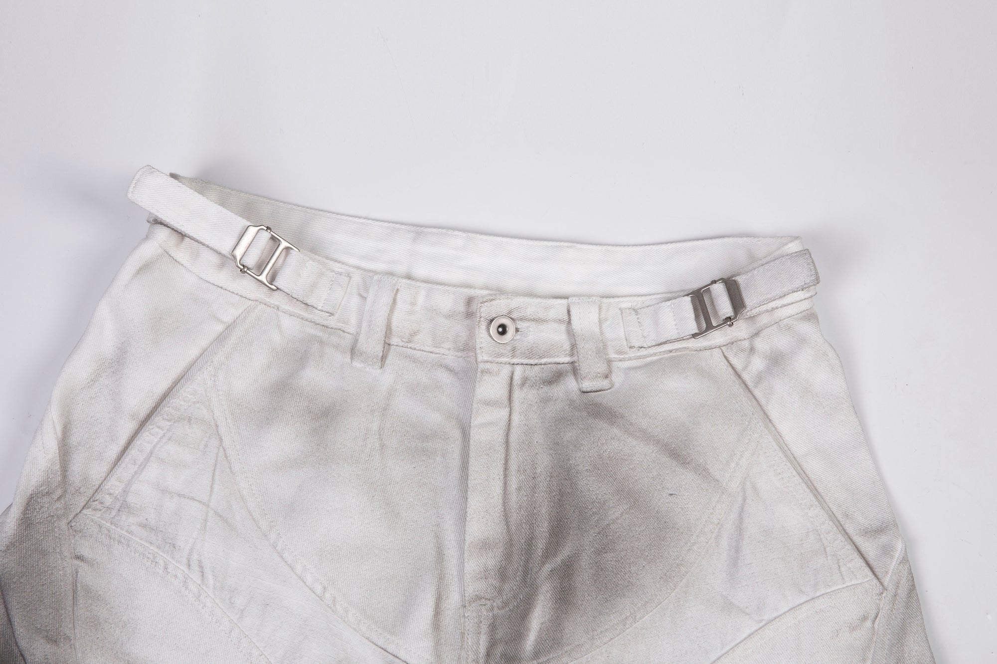 Rubbed Dirty Distressed White Biker Style Pleated Silhouette Wide-Leg Casual Denim Trousers for Men