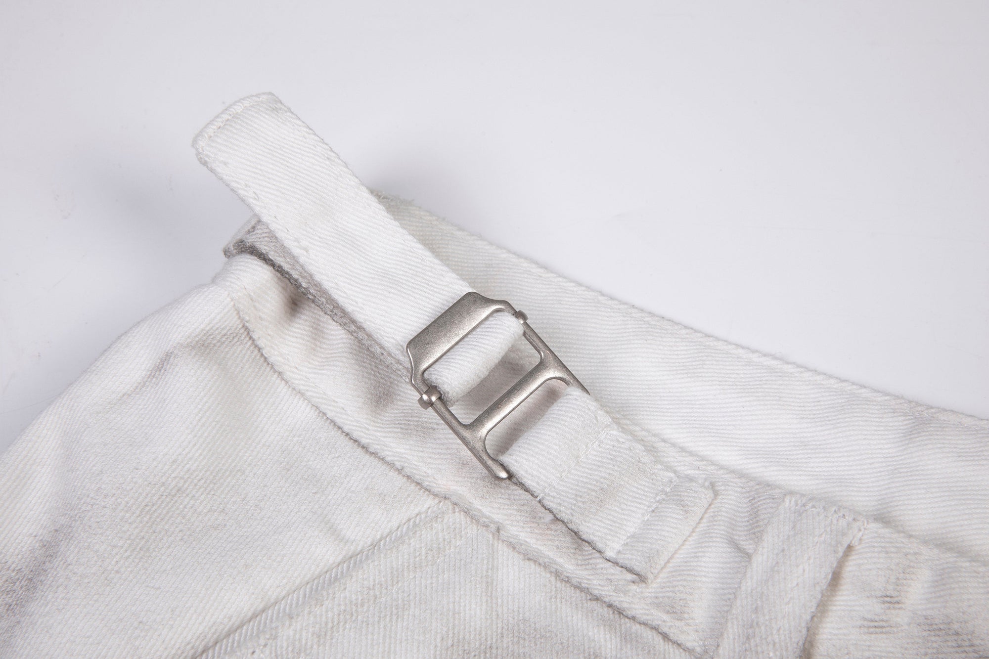 Rubbed Dirty Distressed White Biker Style Pleated Silhouette Wide-Leg Casual Denim Trousers for Men